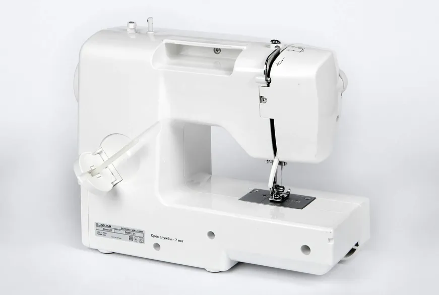 Швейная машинка JAGUAR Maestro 17
